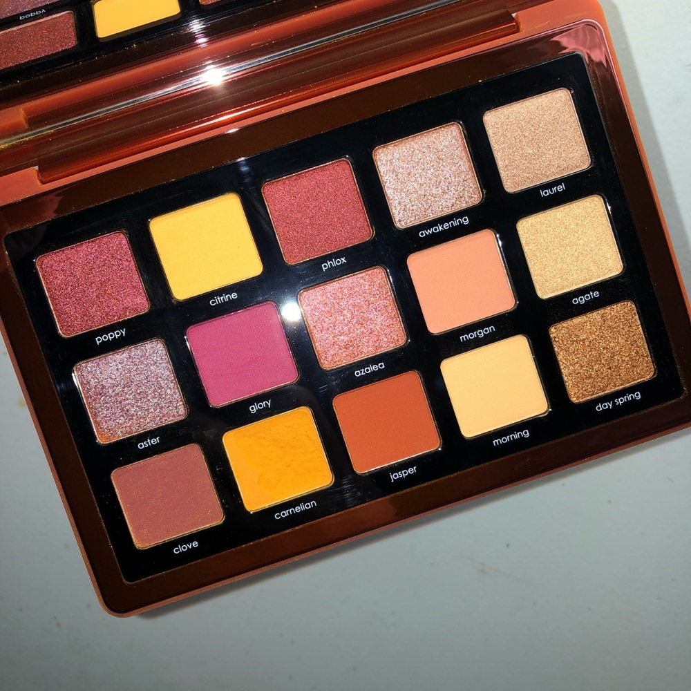 SUNRISE EYESHADOW PALETTE - Picture 2 of 4